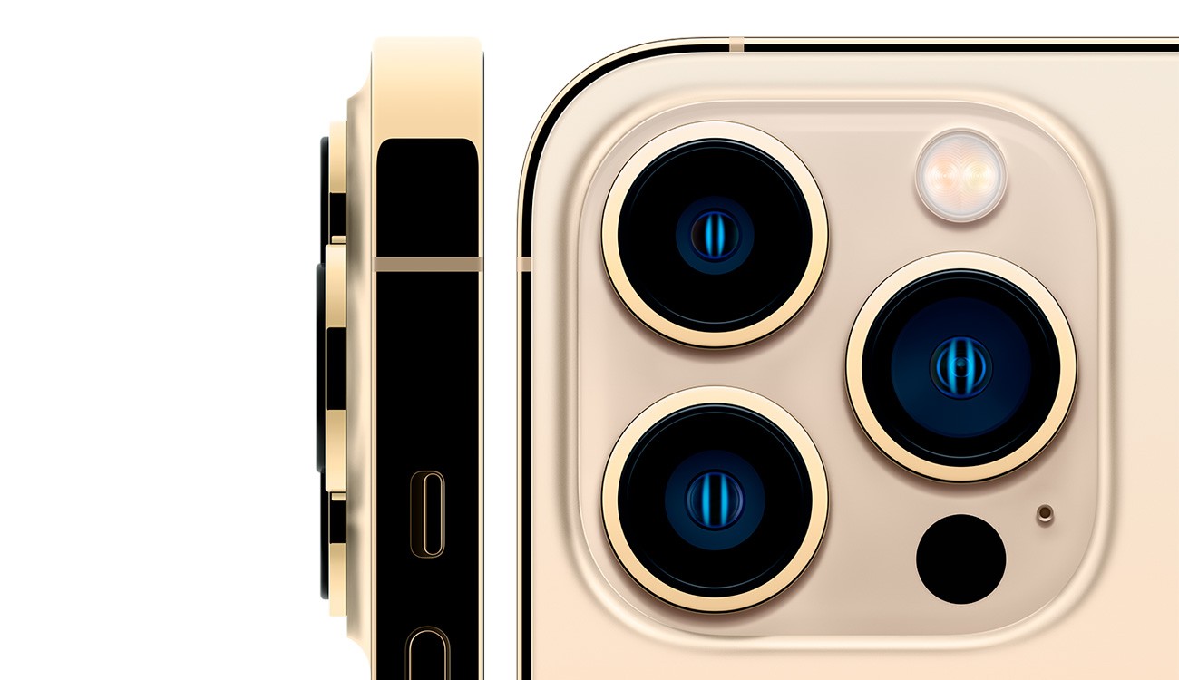 iPhone_13_Pro_Gold_Hero_Square_2-up_Screen__USEN