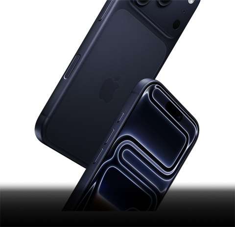 Due iPhone 17 Pro blu profondo, uno di fronte e uno sul retro, che cadono per dimostrare la resistenza a 360 gradi